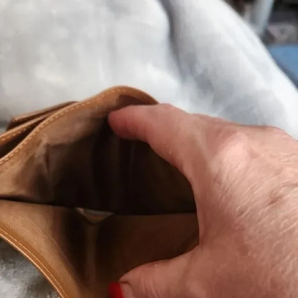 Celine Tan and Brown Wallets Luxurious Design - Picture 5 of 6